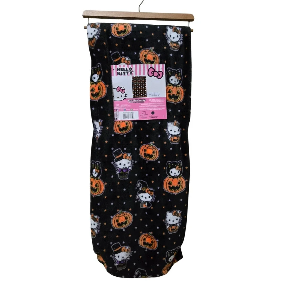 Hello Kitty Silk Touch Throw 50x70 Black New Halloween Pumpkin Costume